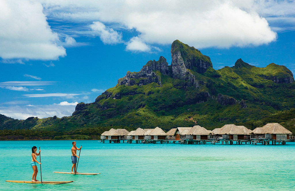 Stand up paddle - para queimar calorias e explorar este paraíso! Foto Four Seasons Bora Bora