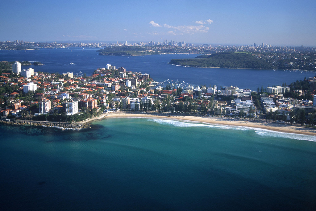 A praia de Manly é outra favorita com os brasileiros e um passeio interessante para conhecer um subúrbio australiano. Foto Tourism Australia | fotógrafo Adam Bruzzone