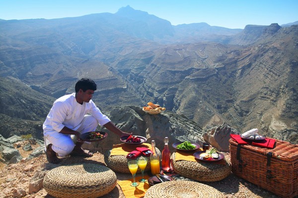 Omã_Six-Senses-Zighy-Bay,-Oman_Mountain_Picnic